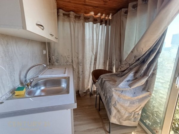 Tirane, jepet me qera apartament 1+1 Kati 8, 115 m² 450 € (Prokuroria e Tiranes)