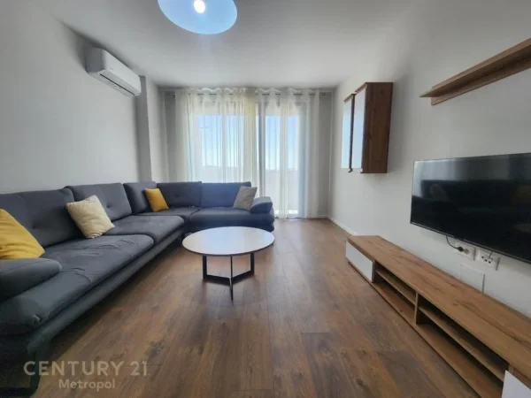 Tirane, jepet me qera apartament 2+1+Ballkon Kati 8, 115 m² 650 € (Kompleksi Zirkon, Tiranë)