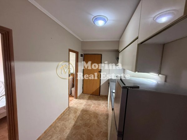 Tirane, jepet me qera apartament 2+1 Kati 4, 65 m² 400 € (Oxhaku)
