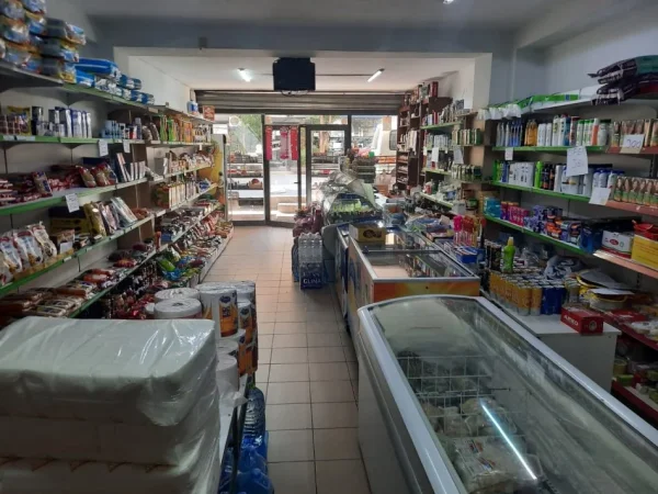 Tirane, jepet me qera ambjent biznesi Kati 1, 80 m² 600 € 