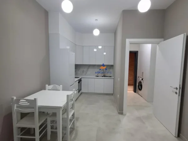Tirane, jepet me qera apartament 1+1+Ballkon Kati 6, 60 m² 600 € (REZIDENCA HENKE,RRUGA BEDRI KARAPICI KOMBINAT)