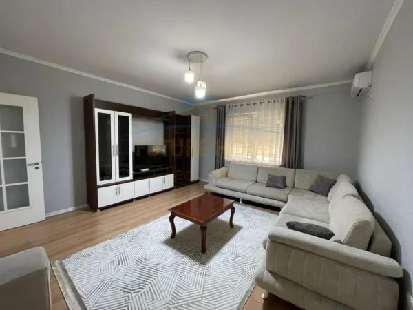 0683487469 Tirane, jepet me qera apartament 2+1 Kati 2, 108 m² 1.000 € (Prane Kopshtit Botanik)