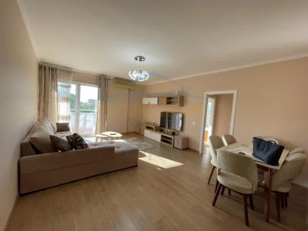 0683487469 Tirane, jepet me qera apartament 2+1 Kati 2, 117 m² 1.000 € (Prane Kopshtit Botanik)