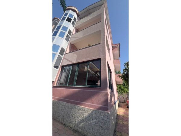 0683487469 Tirane, jepet me qera Vile 3 Katshe Kati 3, 536 m² 4.000 € (Prane Vilat Gjermane)