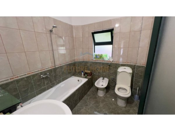 0683487469 Tirane, jepet me qera Vile 3 Katshe Kati 3, 536 m² 4.000 € (Prane Vilat Gjermane)
