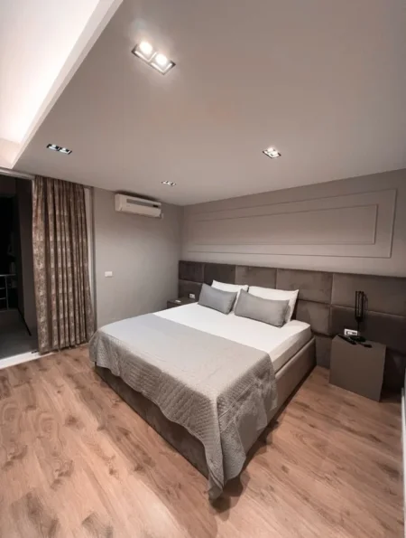 Tirane, shitet apartament 1+1+Ballkon Kati 4, 77 m² 180.000 € (Bulevardi i Ri)