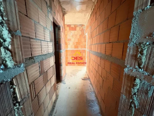 Vlore, shitet apartament 2+1+Ballkon Kati 2, 96 m² (Lungomare, Vlorë)