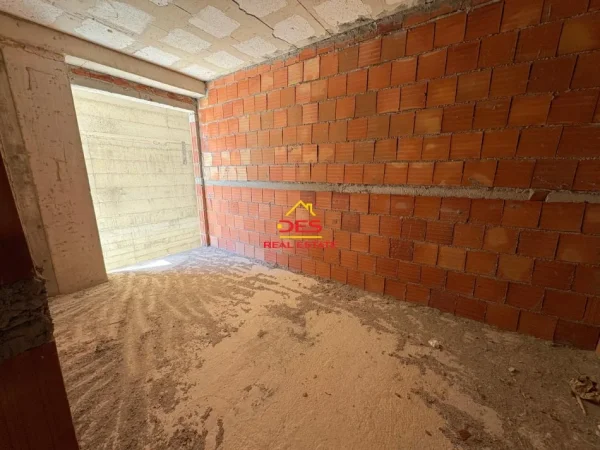 Vlore, shitet apartament 2+1+Ballkon Kati 2, 96 m² (Lungomare, Vlorë)