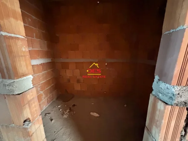 Vlore, shitet apartament 2+1+Ballkon Kati 2, 96 m² (Lungomare, Vlorë)