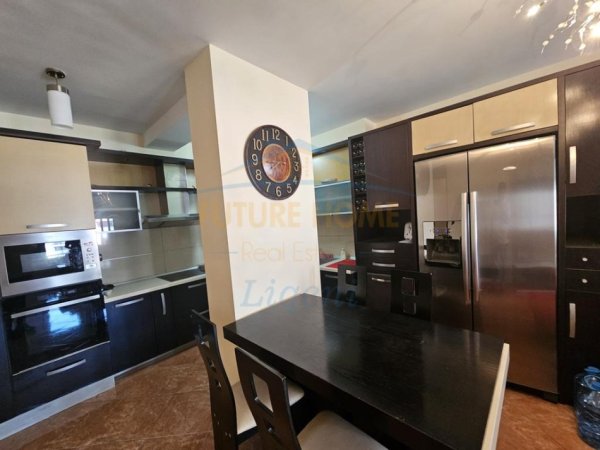Tirane, shitet apartament 3+1 Kati 6, 150 m² 190.000 € 