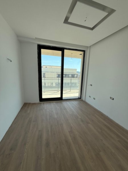 Tirane, shitet apartament 3+1+Ballkon Kati 8, 140 m² 300.000 € (Mine Peza)