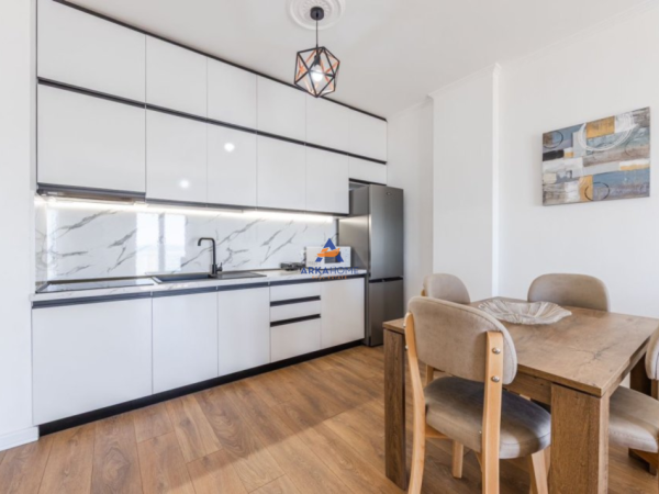 Tirane, jepet me qera apartament 1+1+Ballkon Kati 3, 68 m² 700 € (DURRES)