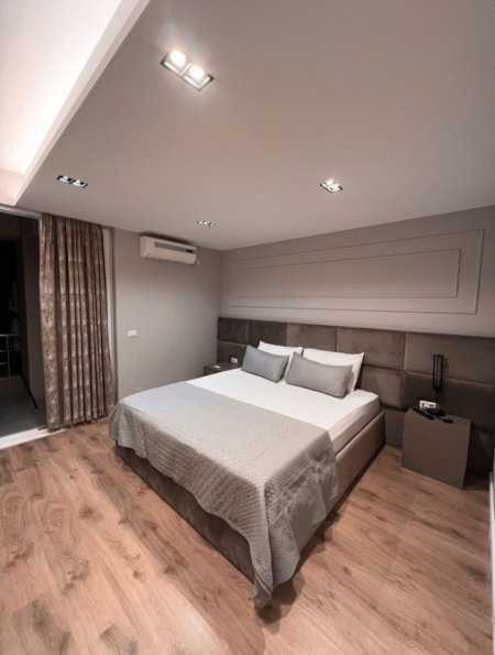 Tirane, shitet apartament 1+1+Ballkon Kati 6, 77 m² 180.000 € (Kompleksi Usluga)