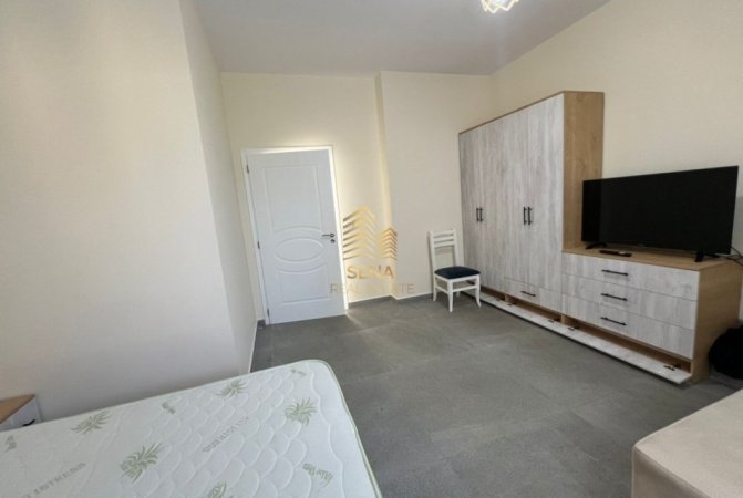 Tirane, jepet me qera apartament 1+1 Kati 1, 60 m² 400 € (Rruga Halit Bega)