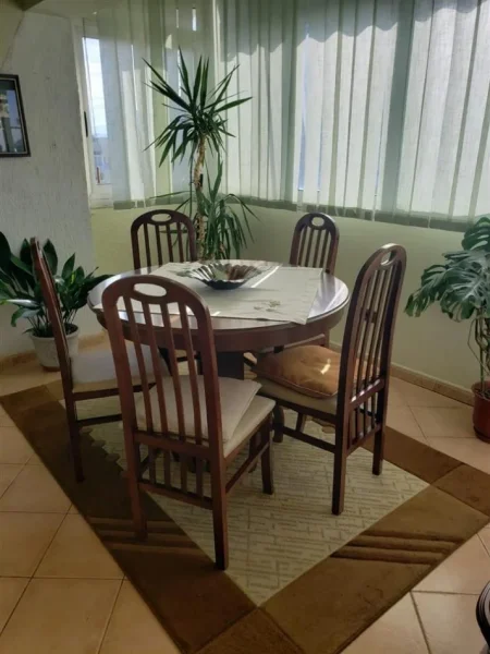 Tirane, jepet me qera apartament 2+1+Ballkon Kati 9, 105 m² 650 € (Komuna e Parisit ,Lulishtja)