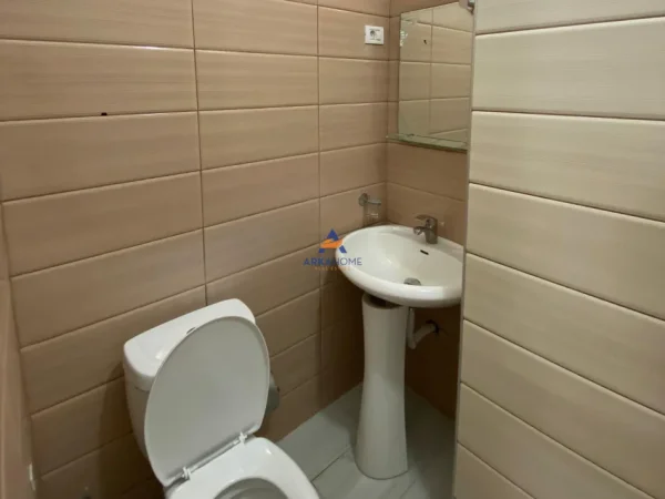 Tirane, jepet me qera apartament 2+1+Ballkon Kati 1, 100 m² 510 € (TE KODRA E DIELLIT)