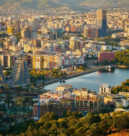 Tirane, jepet me qera apartament 2+1 Kati 5, 90 m² 550 € 