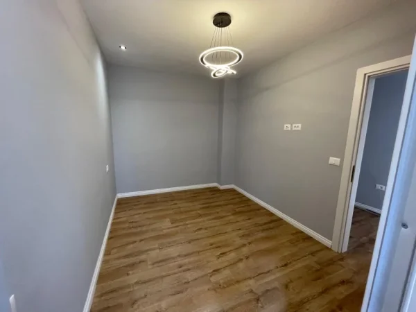 Tirane, shitet apartament 1+1+Ballkon Kati 6, 64 m² 118.000 € (5 Maj)