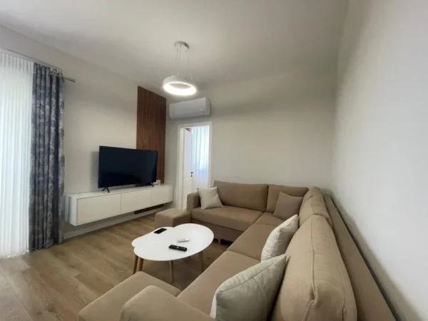 Tirane, jepet me qera apartament 1+1 Kati 6, 70 m² 550 € (river rezidenc)