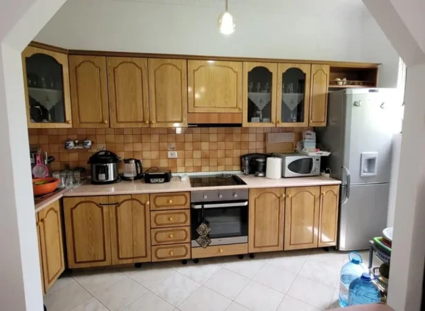 Durres, shitet Vile 3 Katshe Kati 3, 300 m² 300.000 € (DURRES)
