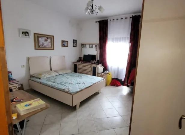 Durres, shitet Vile 3 Katshe Kati 3, 300 m² 300.000 € (DURRES)