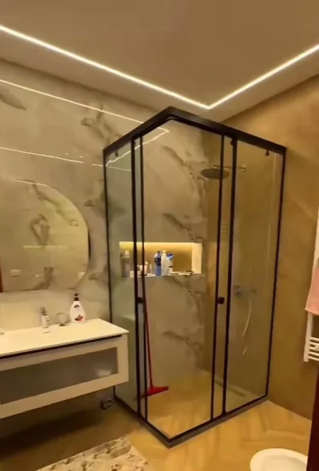 Durres, shitet Vile 3 Katshe Kati 3, 300 m² 300.000 € (DURRES)