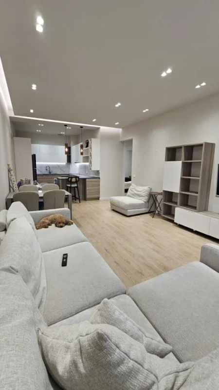 Tirane, jepet me qera apartament 3+1+Aneks+Ballkon Kati 3, 118 m² 1.200 € (Rruga Peti)