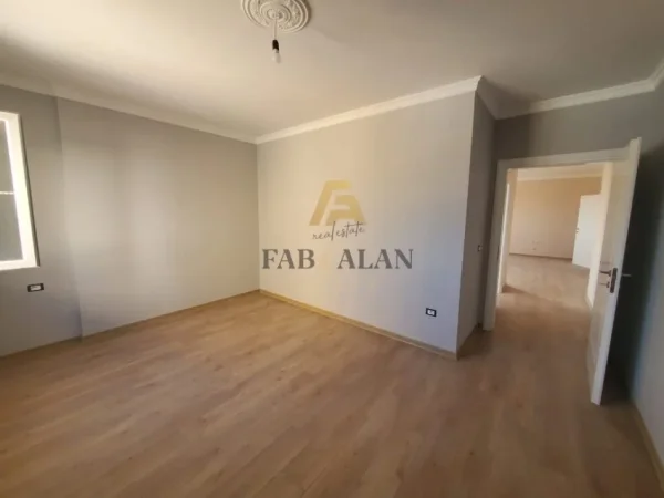 Durres, shitet apartament 2+1 Kati 10, 90.000 € (Spitalle)