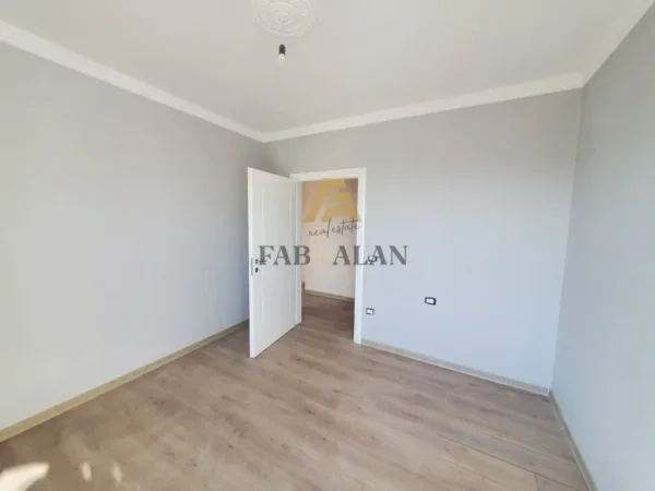 Durres, shitet apartament 2+1 Kati 10, 90.000 € (Spitalle)