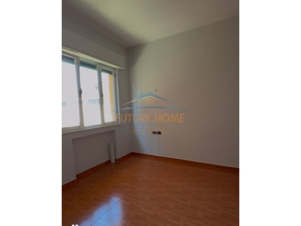 Tirane, jepet me qera Vile 2+1 Kati 0, 100 m² 600 € (kodra e priftit)