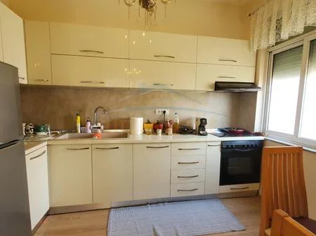 Tirane, jepet me qera apartament 2+1 Kati 4, 600 € 