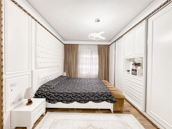 Tirane, shes apartament 3+1 Kati 3, 123 m² 250.000 € (kopshti botanik)