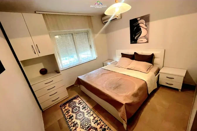 Tirane, jepet me qera apartament 3+1+Ballkon Kati 2, 90 m² 600 € (ish tregu elektrik)