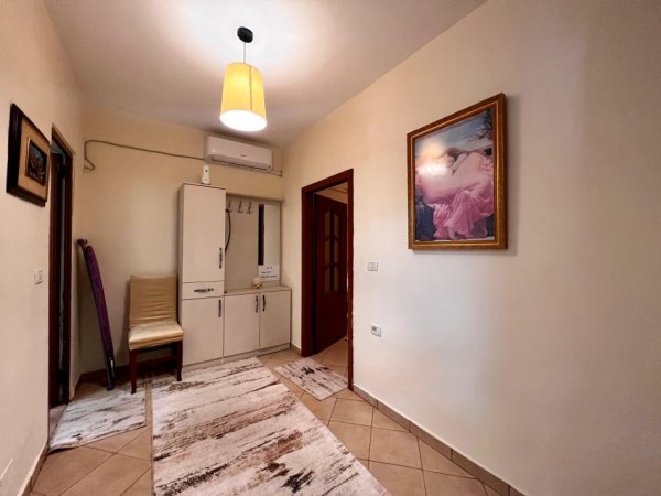 Tirane, jepet me qera apartament 1+1 Kati 1, 67 m² 500 € (21 Dhjetori)