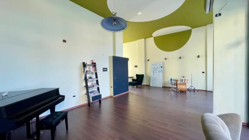 Tirane, jepet me qera dyqan Kati 0, 75 m² 700 € (QYTET STUDENTI)