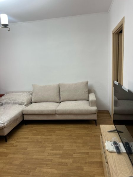 Shqiperi, jepet me qera apartament 2+1+Ballkon Kati 5, 80 m² 500 € (Pallavi me shigjeta)
