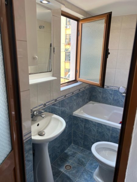 Shqiperi, jepet me qera apartament 2+1+Ballkon Kati 5, 80 m² 500 € (Pallavi me shigjeta)