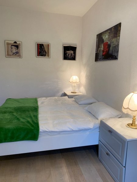 Tirane, jepet me qera zyre Kati 1, 70 m² 1.500 € (QENDER)