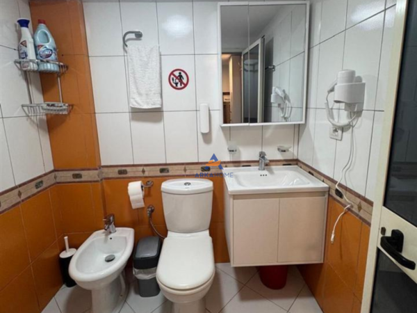 Tirane, jepet me qera apartament duplex 1+1+Ballkon Kati 1, 60 m² 550 € (Rruga e Kosovareve)