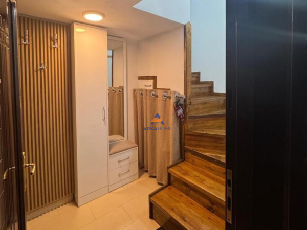 Tirane, jepet me qera apartament duplex 1+1+Ballkon Kati 1, 60 m² 550 € (Rruga e Kosovareve)