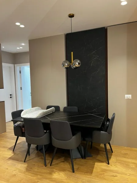 Tirane, shitet apartament 2+1+Ballkon Kati 4, 87 m² 210.000 € (Rruga Beniamin Kruta Fusha Aviacionit)