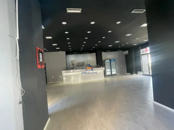 Tirane, jepet me qera ambjent biznesi Kati 0, 120 m² 1.200 € (21 DHJETORI)
