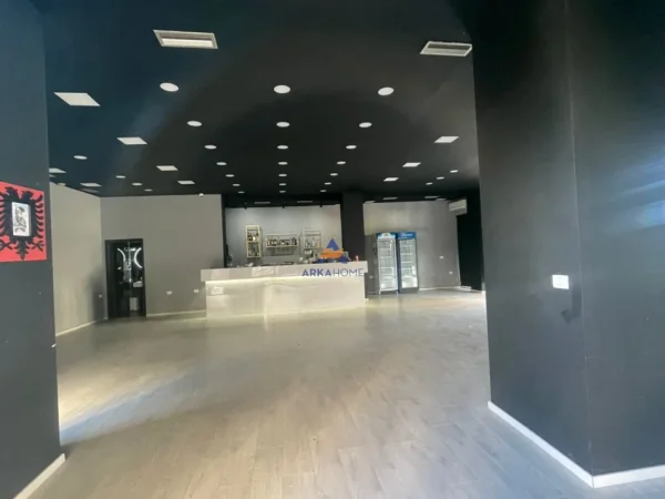 Tirane, jepet me qera ambjent biznesi Kati 0, 120 m² 1.200 € (21 DHJETORI)