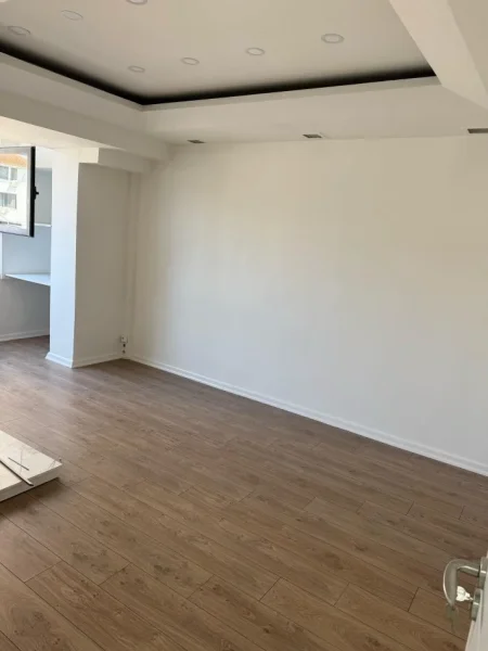 Tirane, jepet me qera ambjent biznesi Kati 1, 120 m² 1.500 € (Qender)