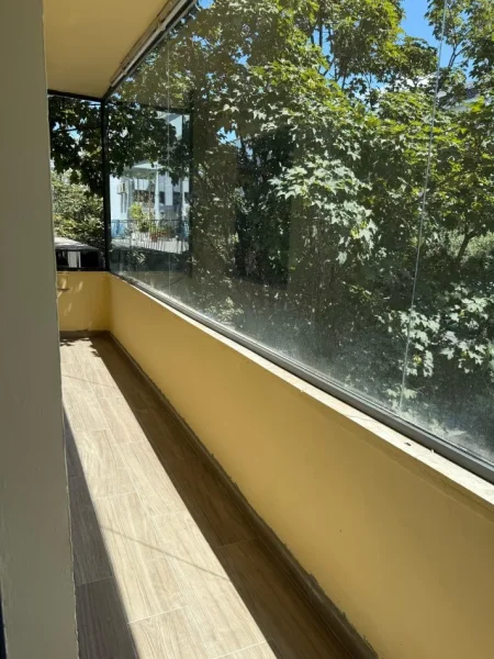 Tirane, jepet me qera ambjent biznesi Kati 1, 120 m² 1.500 € (Qender)