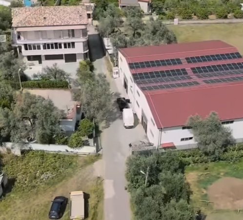 Tirane, jepet me qera magazine Kati 0, 500 m² 1.800 € (BERZHITE)