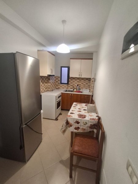 Shqiperi, jepet me qera apartament 1+1 Kati 3, 60 m² 300 € (rruga kristo kono 6)