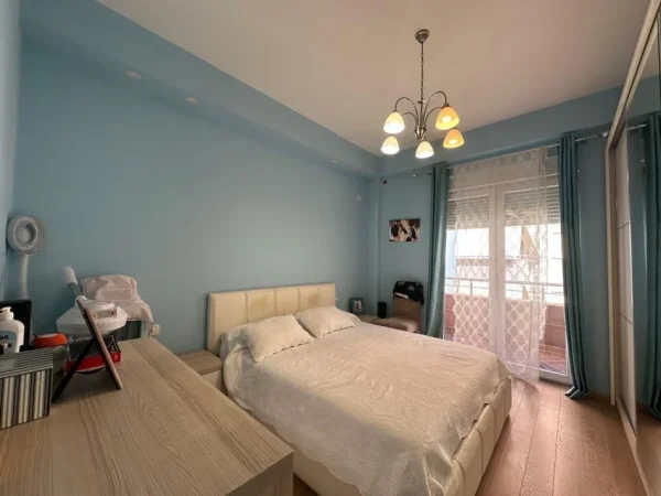 Tirane, shitet apartament 2+1+Ballkon Kati 4, 130 m² 160.000 € (FRESK)