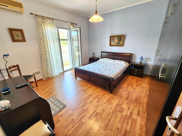 Tirane, jepet me qera apartament 2+1 Kati 2, 140 m² 420 € (Rruga Disha (pranë Urës së Re))