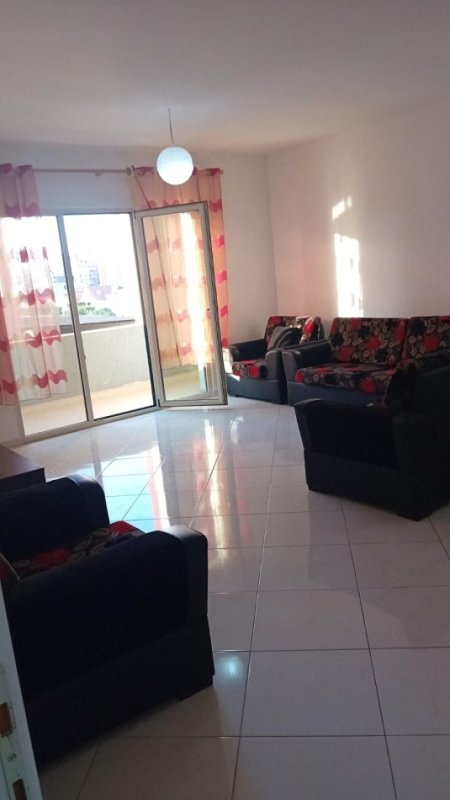 Tirane, shitet apartament 1+1 Kati 4, 84 m² (Rruga e kavajes afer Spitalit Amercin 3)